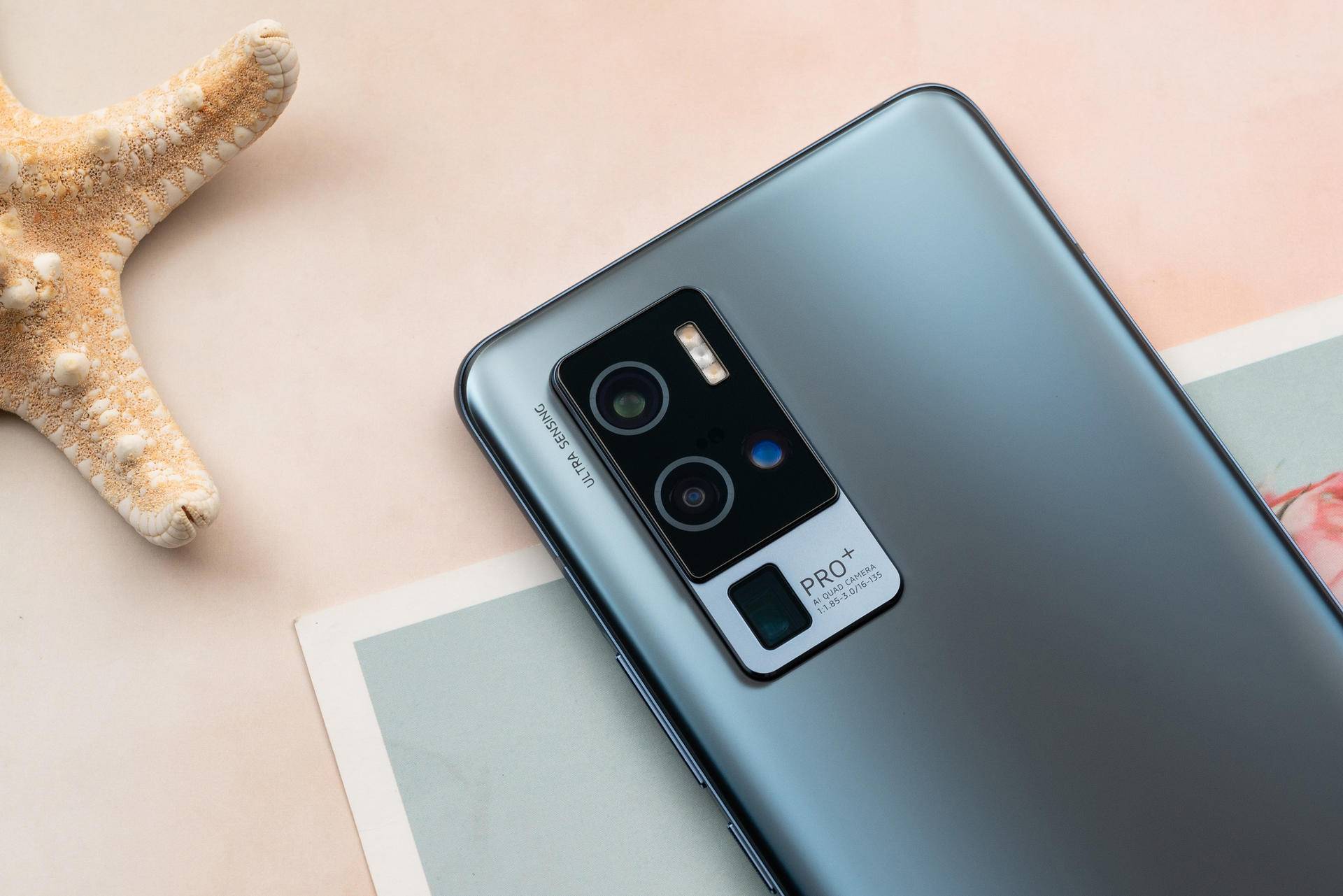 导演用vivox50pro拍了一部电影质感夜景画面获赞无数