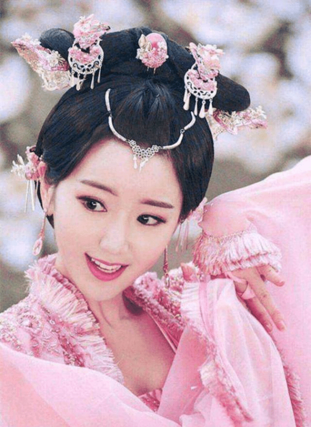 穿粉色古装超美的女星