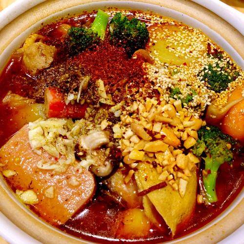 原创精选美食:玫瑰花玉米西米羹,湘西蒸腊肉,芹菜炒木耳,麻辣烩菜