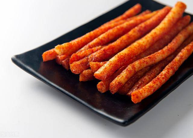 其实辣条在我们的生活中很常见,也很多人都会当成零食吃,吃后容易有瘾