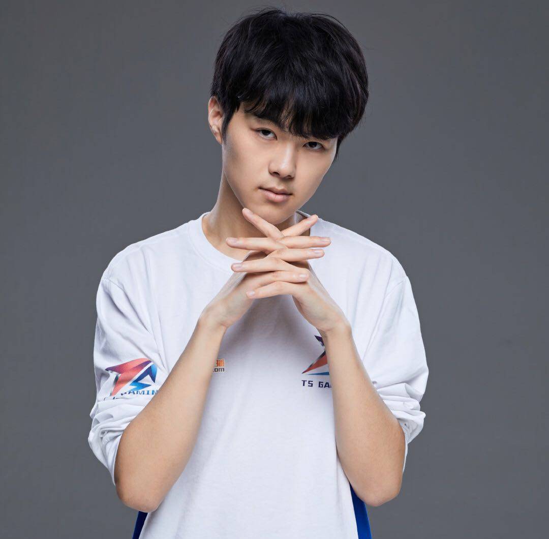 原创kpl辅助不配得到荣誉?还未有辅助拿下fmvp,水友:阿豆有希望!