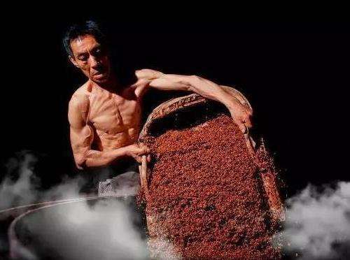 酿酒技术|蒸好的高粱已糖化24小时,为什么还有点发干,酒液少?