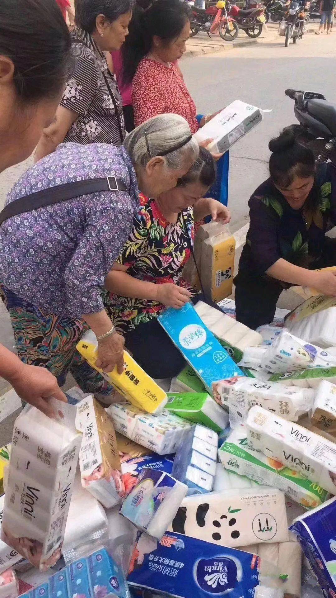 创业课堂分享一个摆地摊卖纸巾赚钱项目