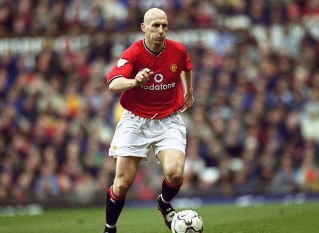 盘点足坛破纪录的十大后卫转会,从斯塔姆到马奎尔,谁最划算?_费迪南德