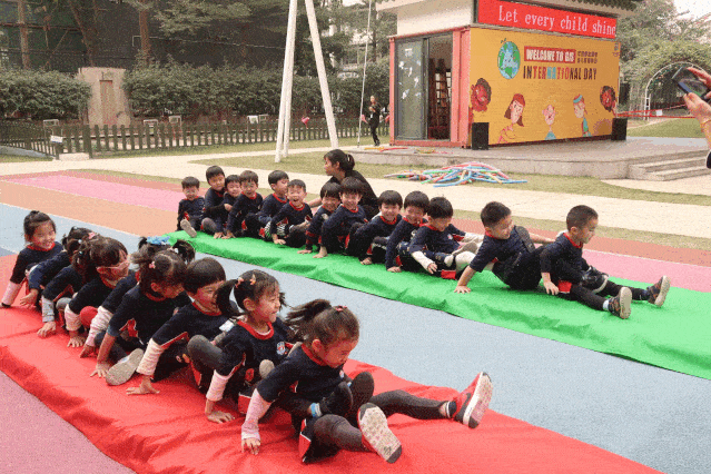 嘉顿幼儿园体育课上的中国传统游戏