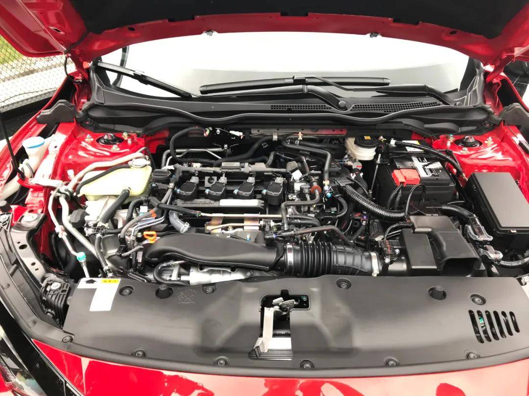 5t发动机,177ps,220n·m的参数也很给力.