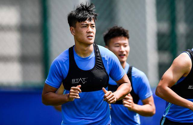 原创贝大师别犯倔!既然其他后卫各有短板,何不给李帅 王亚旗一个机会?