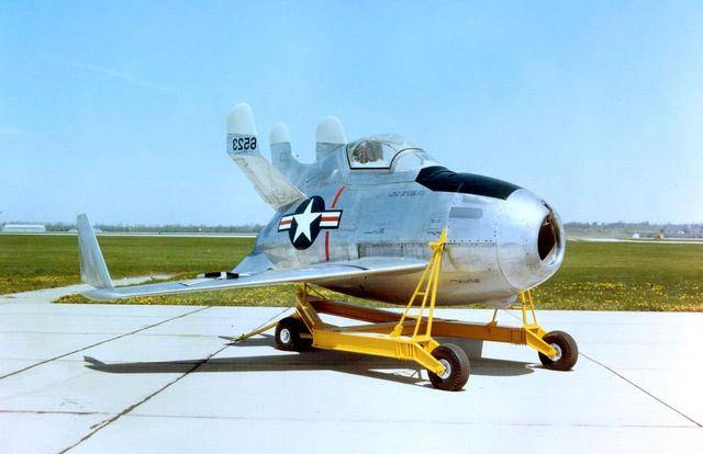 世界最小战斗机还没一辆越野车大想上天全靠轰炸机帮忙