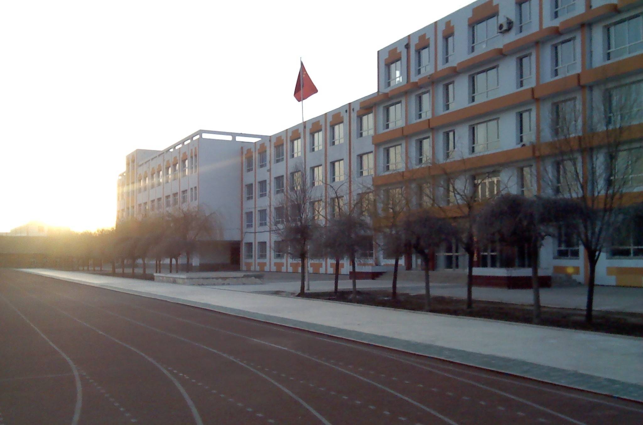 在辽河之滨,在天桥山脚下,一叶小舟——昌图实验中学在这里扬帆起航