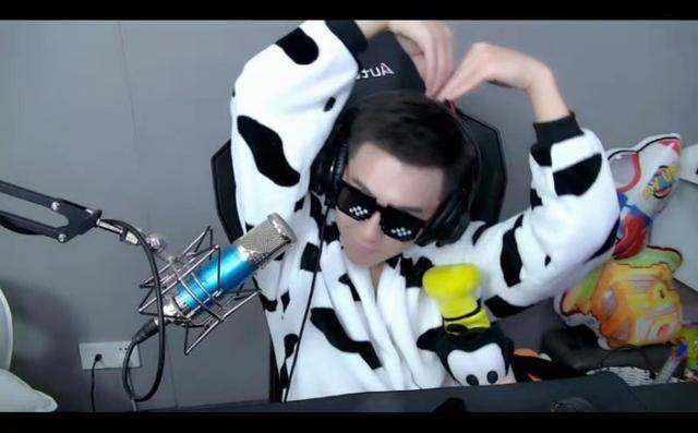 小舅子周年庆露脸网友惊呼这颜值爱了爱了