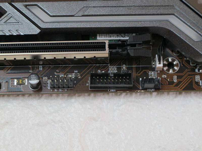 电竞主板 品质之选—铭瑄b460m电竞之心入手体验_接口