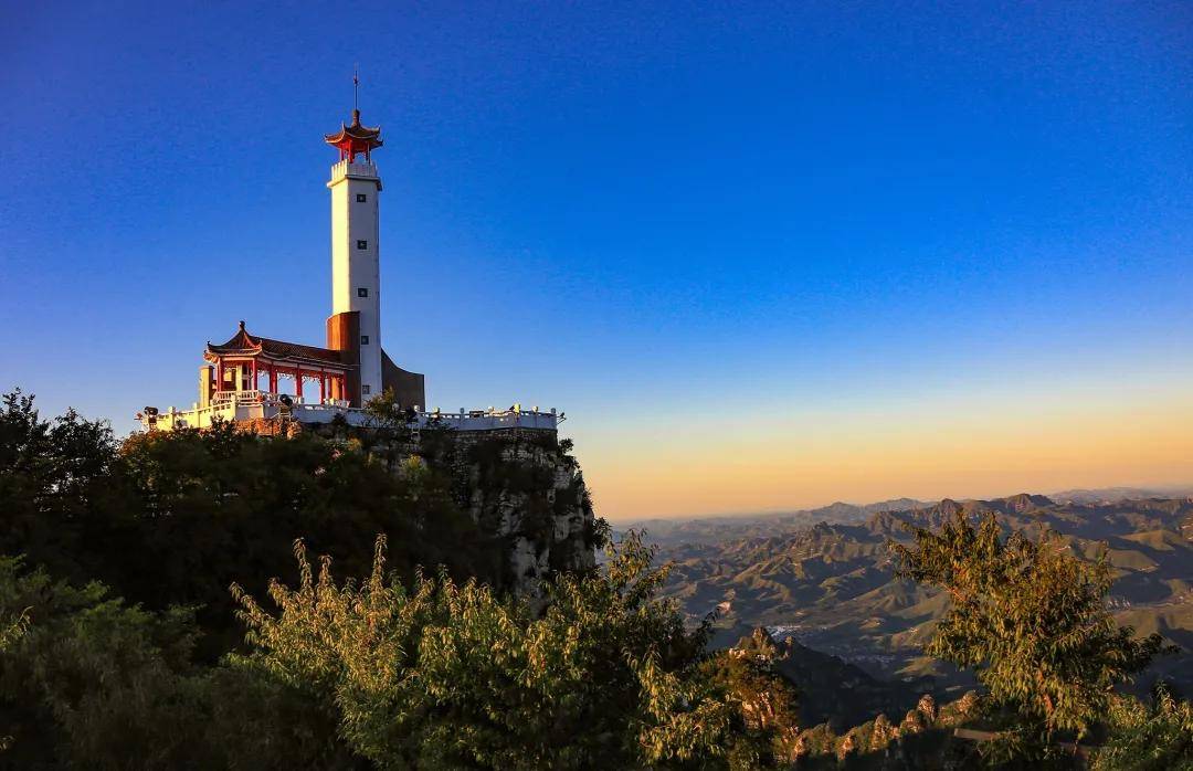 (狼牙山五勇士纪念塔)