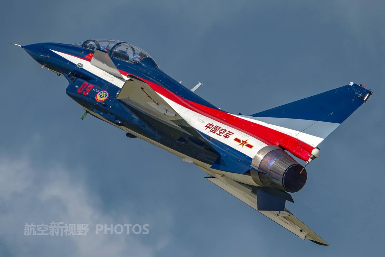 歼10sy与歼10s谁更帅气不同涂装不同的效果大家喜欢谁