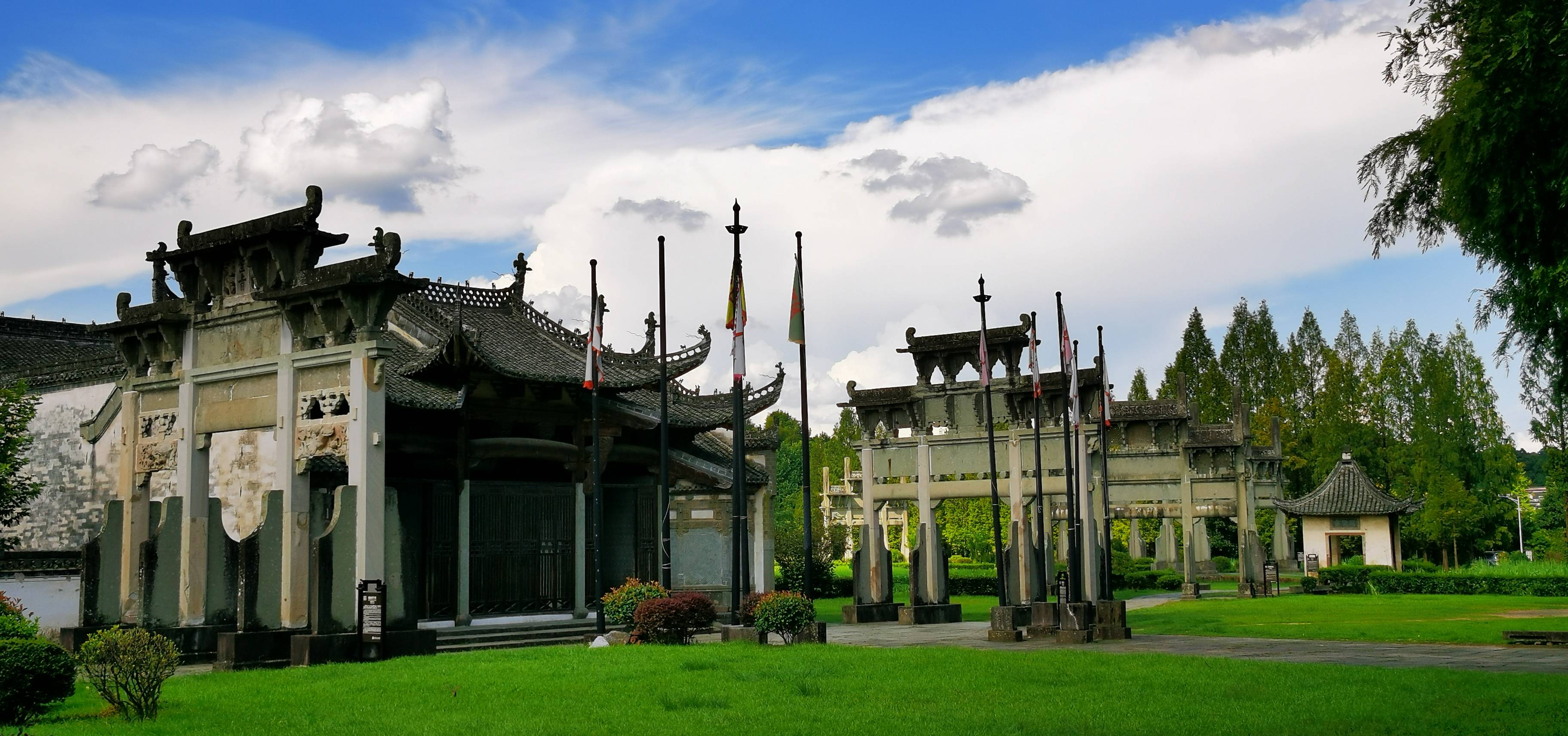 歙县所有a级景区,对今年高考生及随行人员实行景区门票优惠政策_徽州