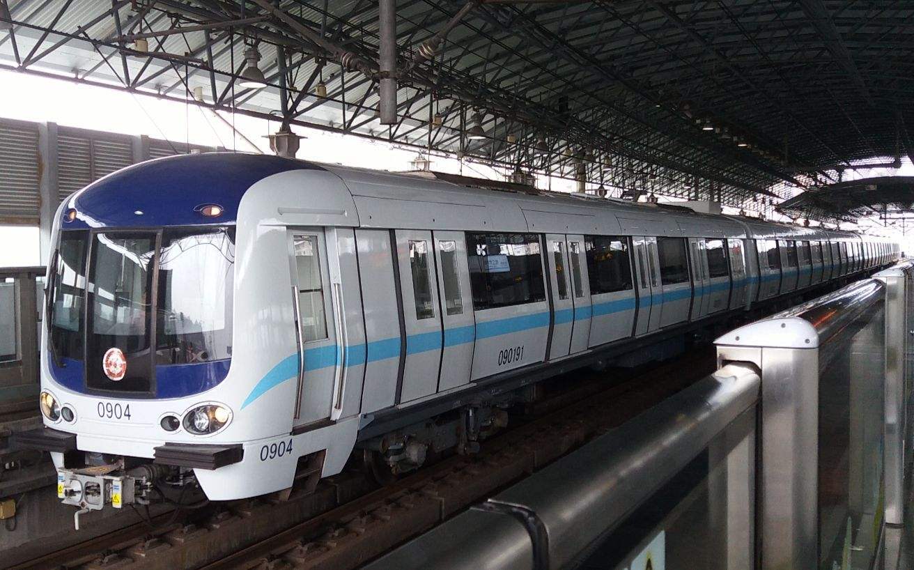 原创上海建设一条香槟色的地铁,是6节编组a型,首次采用自动调节设计