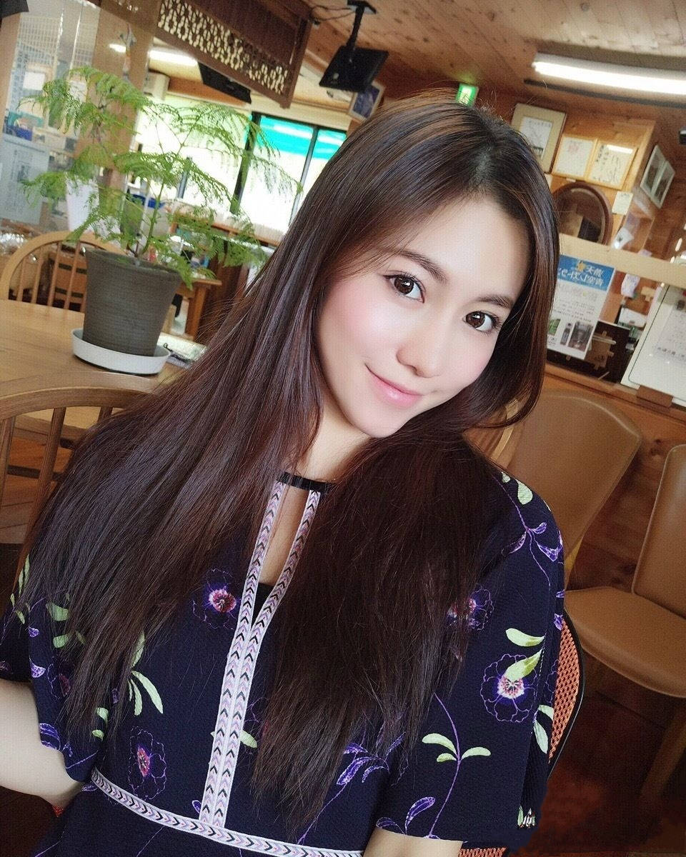 她被国内肥宅称呼为:小张柏芝黄子菲_杨政