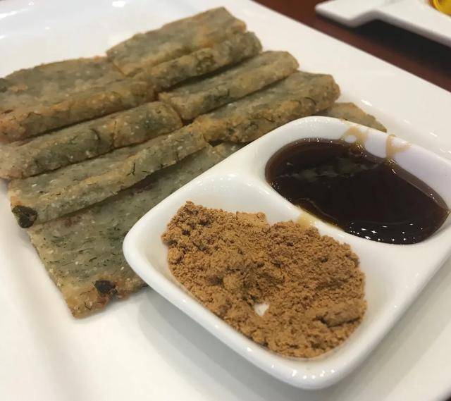 2,高铁站or市政府驻地红果镇的贵州烙锅,烧烤.