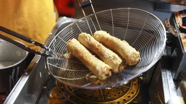 冲着这颗5毛钱炸芋丸泉州人跑了一次又一次