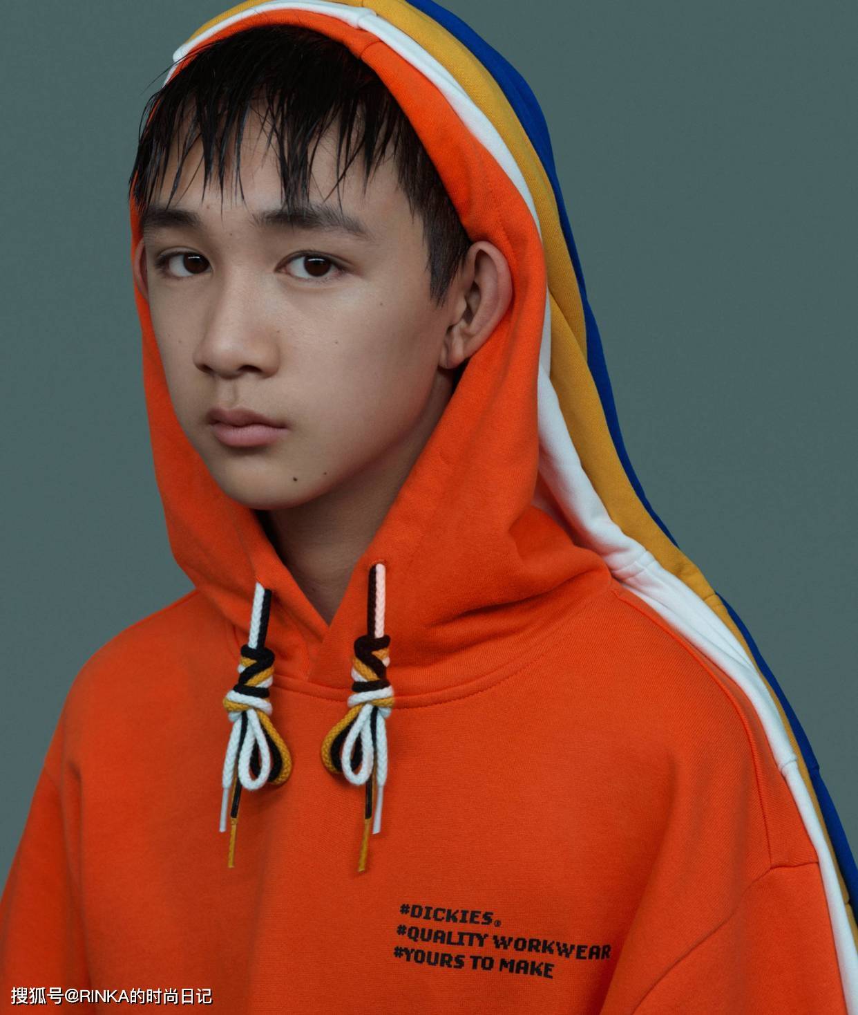 原创14岁荣梓杉再登时尚杂志完美诠释复古新潮霸总感从少年抓起