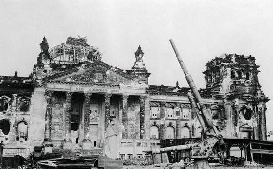 柏林陷落时的帝国大厦保卫战,为什么都是外籍志愿军在做最后抵抗?
