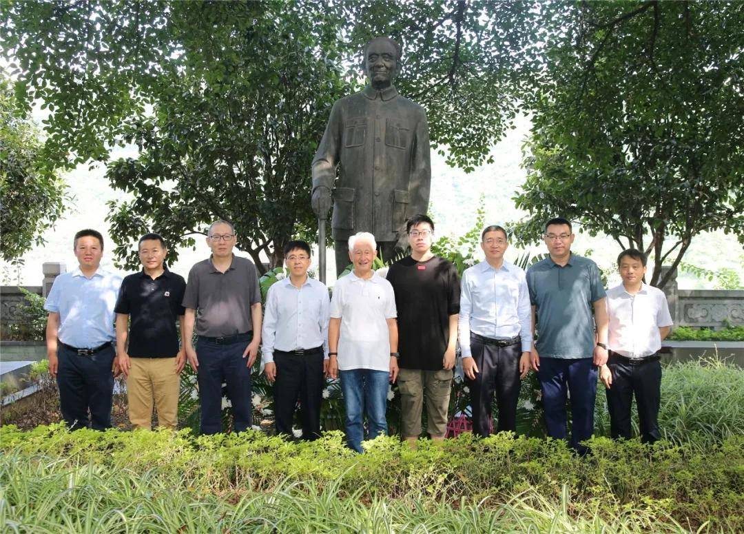 茅台致敬白酒界泰斗先贤季克良罕忆恩师