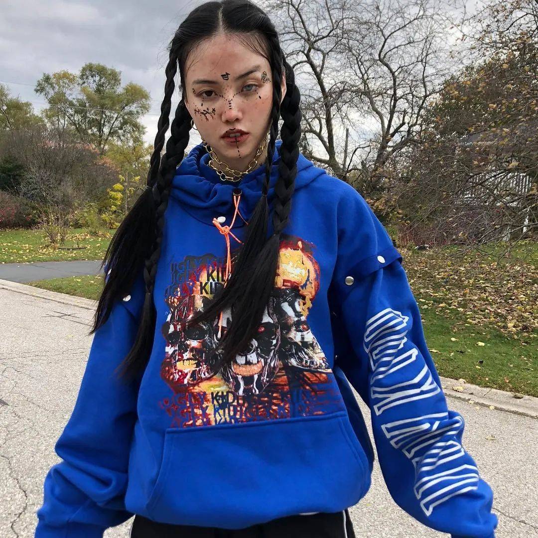 爱"ghs"的亚逼女rapper迷倒马龙!网友:给爷看吐了