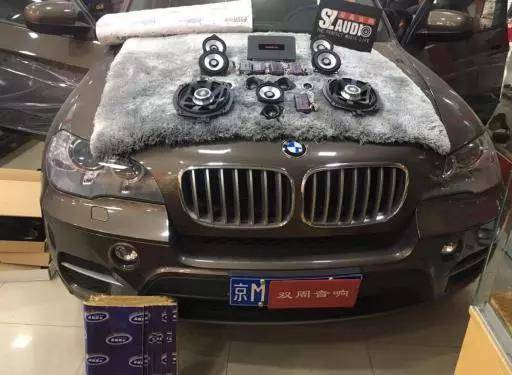 宝马x5汽车音响改装蓝驱宝马专用质的飞跃