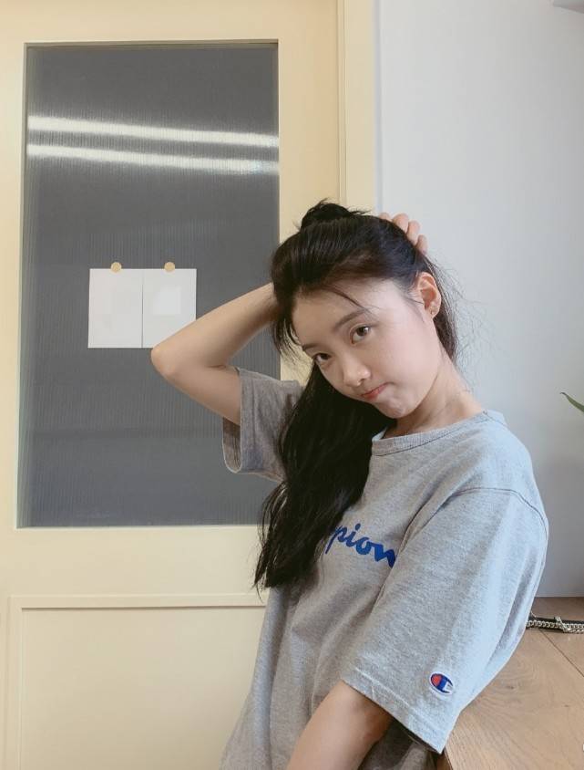 原创别入戏太深林有有现实中是一个元气少女私服很清纯甜美