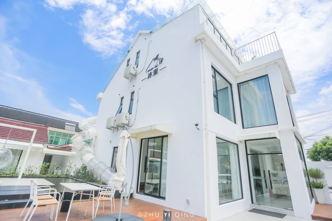 原创上海郊区的乡村小楼成ins风民宿,就在迪士尼旁,房子外还有滑梯