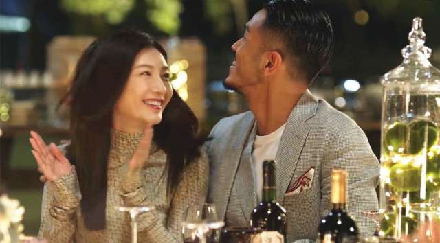 原创电视剧《三十而已》中,王漫妮是真的喜欢梁正贤,还是因为虚荣心呢