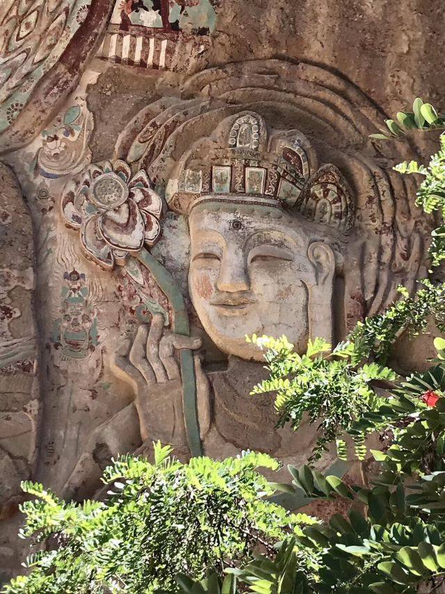 世界第一大摩崖浮雕大佛 甘肃武山洛门水帘洞石窟之拉梢寺