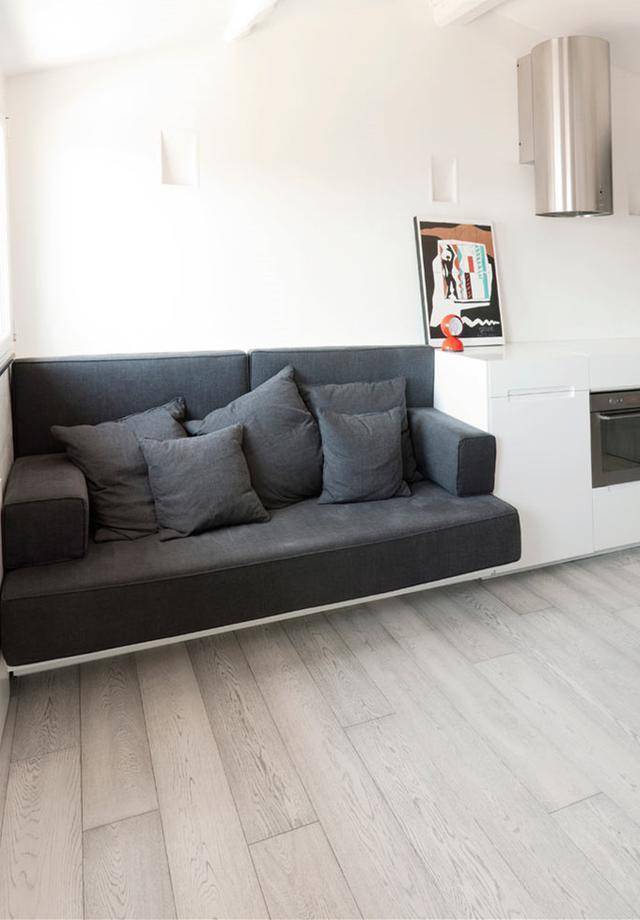 与其花大价钱买沙发,还不如学我家这样做,既空间又省钱!