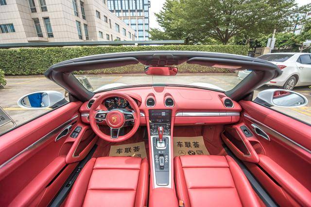 厦门2020款保时捷718 boxster t敞篷版白红外观和内饰鉴赏