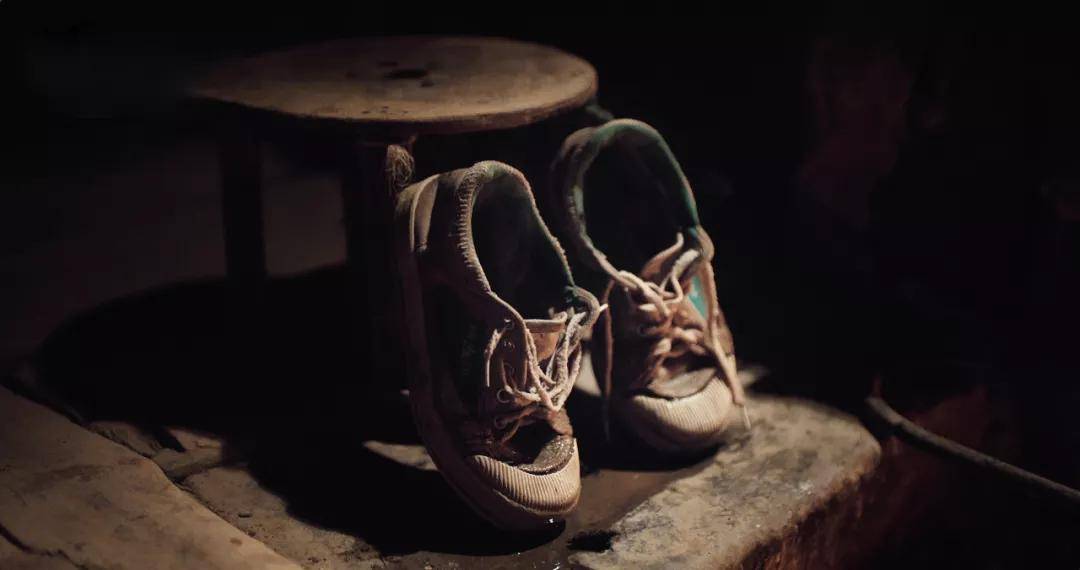 原创旺扎的雨靴治愈归来愿每一个小孩都能梦想成真