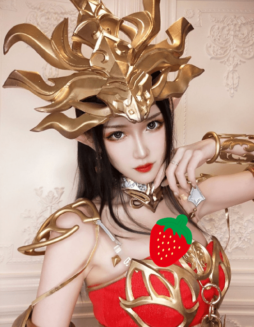 看到她18岁军训照,原来从小就是校花级别_cos