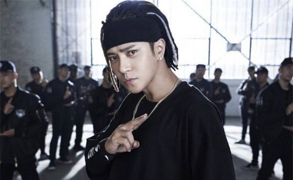 原创时间管理大师罗志祥自曝瘦了10公斤晒高尔夫球照侧脸认不出