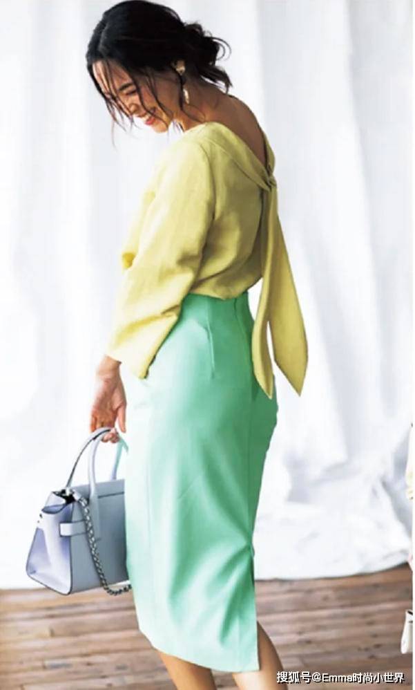 原创炎炎夏日,用一抹绿色来增添凉意,这样的搭配穿出清凉和舒爽