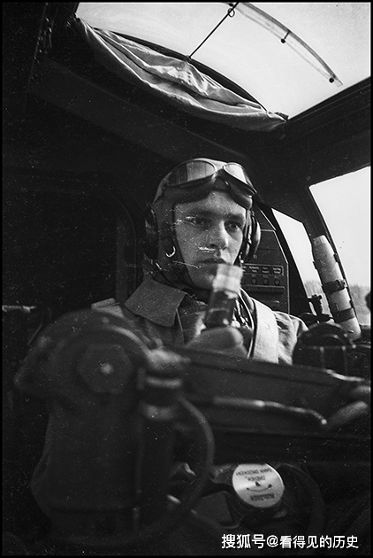 原创二战罕见老照片 1940年德军飞行员