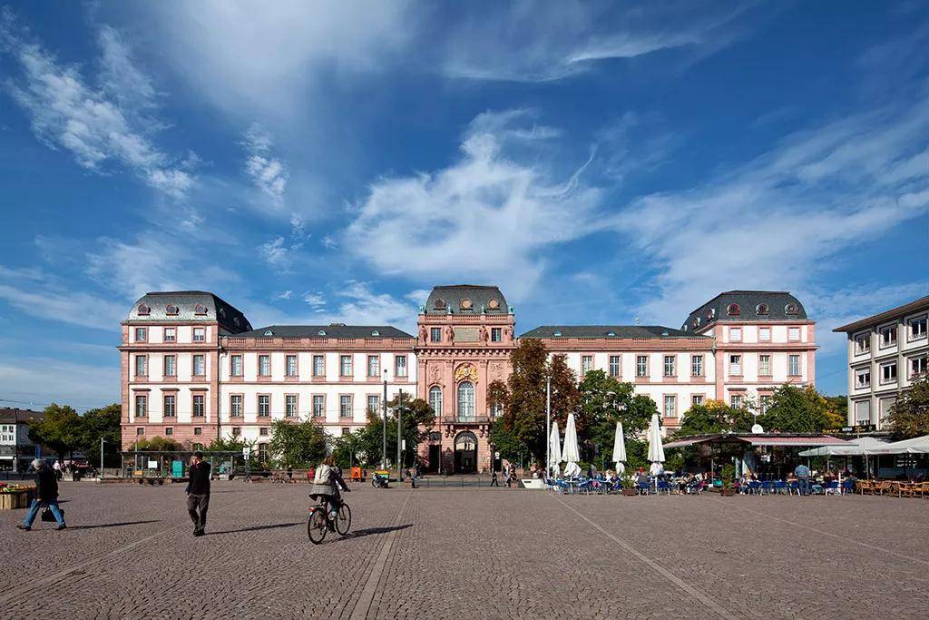 darmstadt 简称tu darmstadt 中文通常简称为 达姆工大 大学图书馆