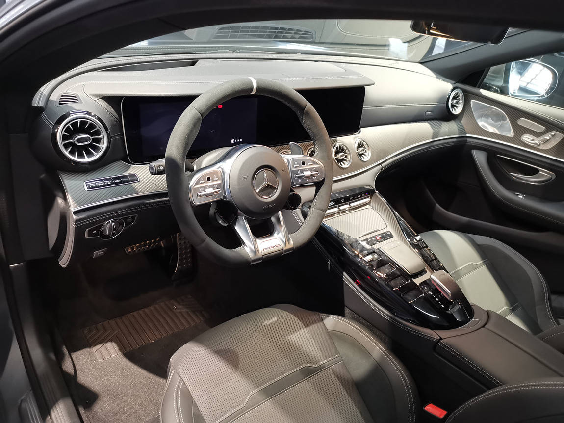 奔驰gt63s amg 哑光宝石蓝黑灰