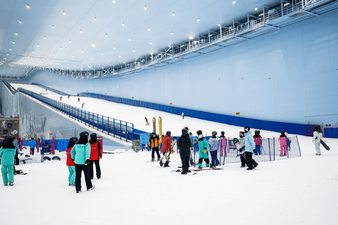 新手基础班,成都融创雪世界全民免费滑雪公开课开课了