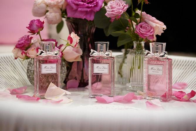 miss dior迪奥小姐晚宴 邂逅全新玫舞轻旋淡香水
