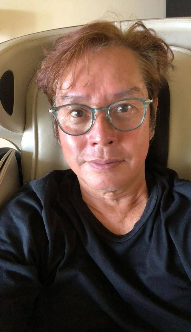 原创谭咏麟现身暴瘦惹粉丝担心被奉歌坛常青树爱情比事业更精彩