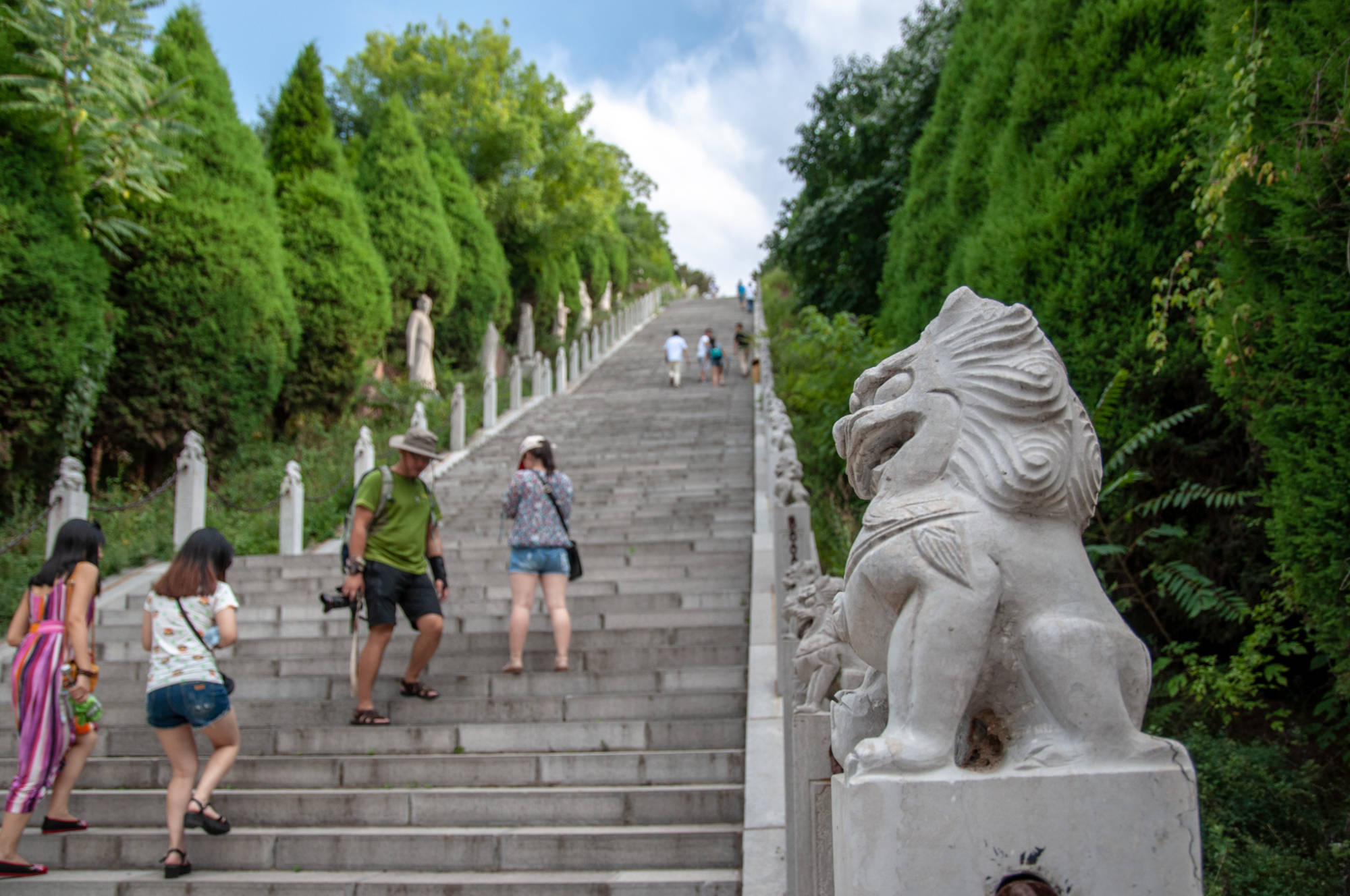 陕西宝鸡也有一座炎帝陵坐落在常羊山巅知道的游客不多