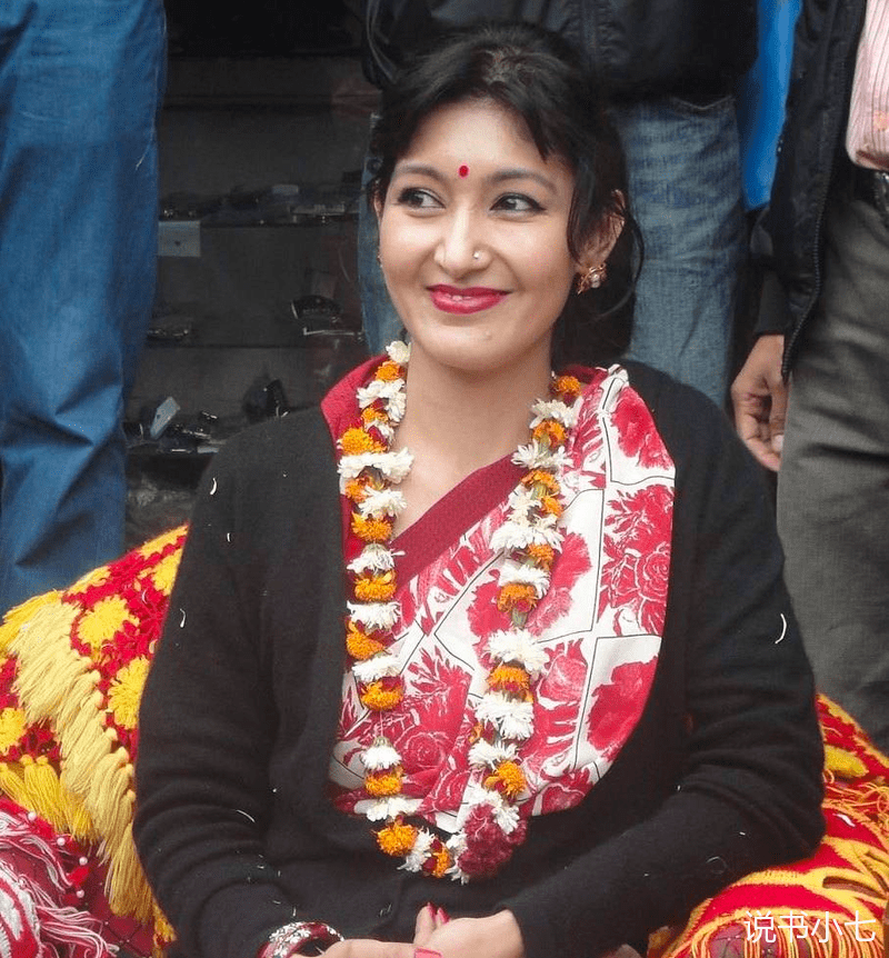 除了她的丈夫,小国末代王妃把自己活成了戴安娜_尼泊尔