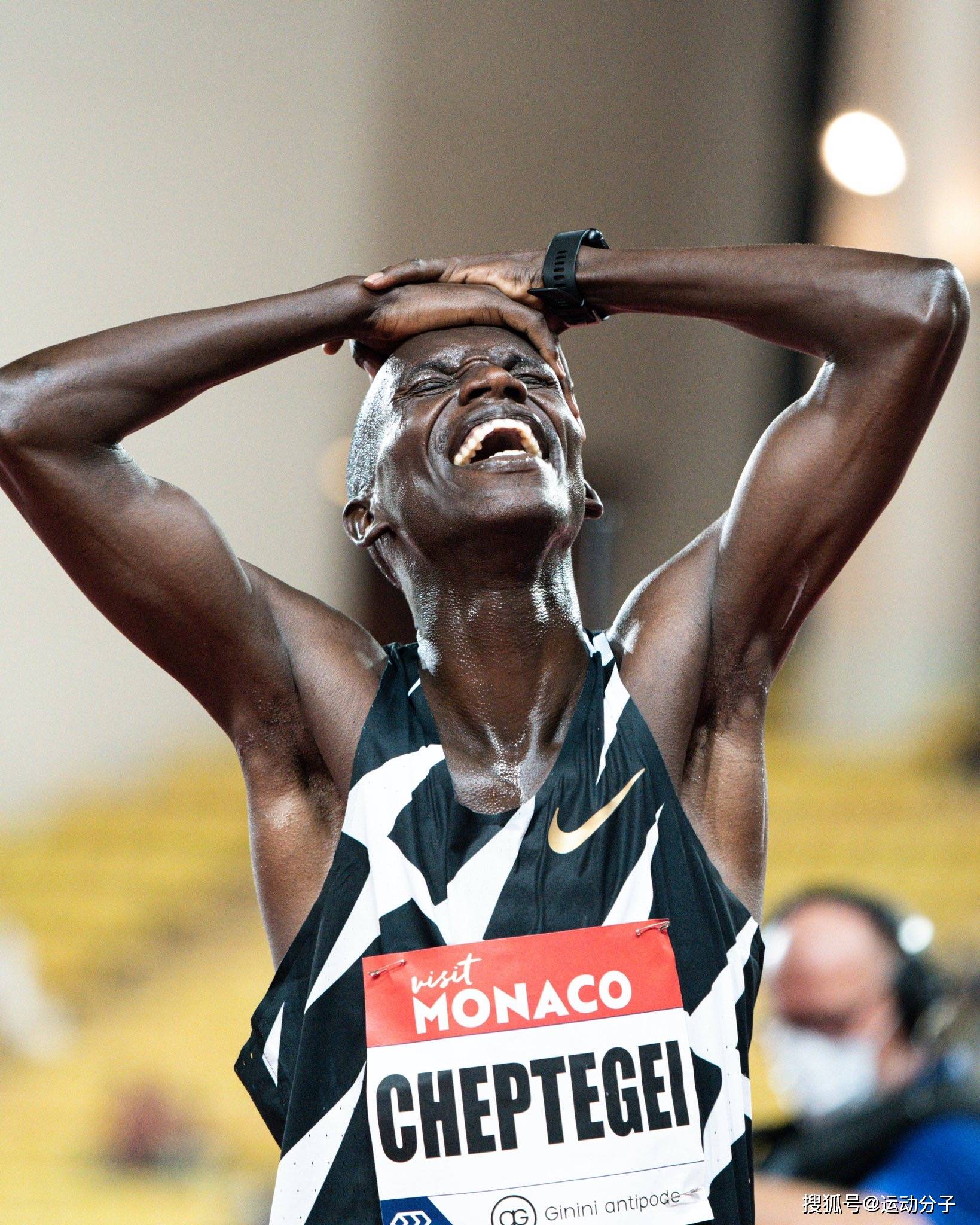 如何评价切普特盖12分35秒36 的5000米新世界纪录?