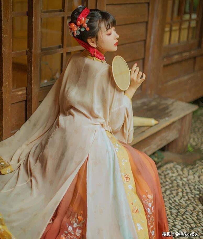 古代的时尚:有3条最出名的裙子,其中一件让许多鸟类灭绝_石榴裙