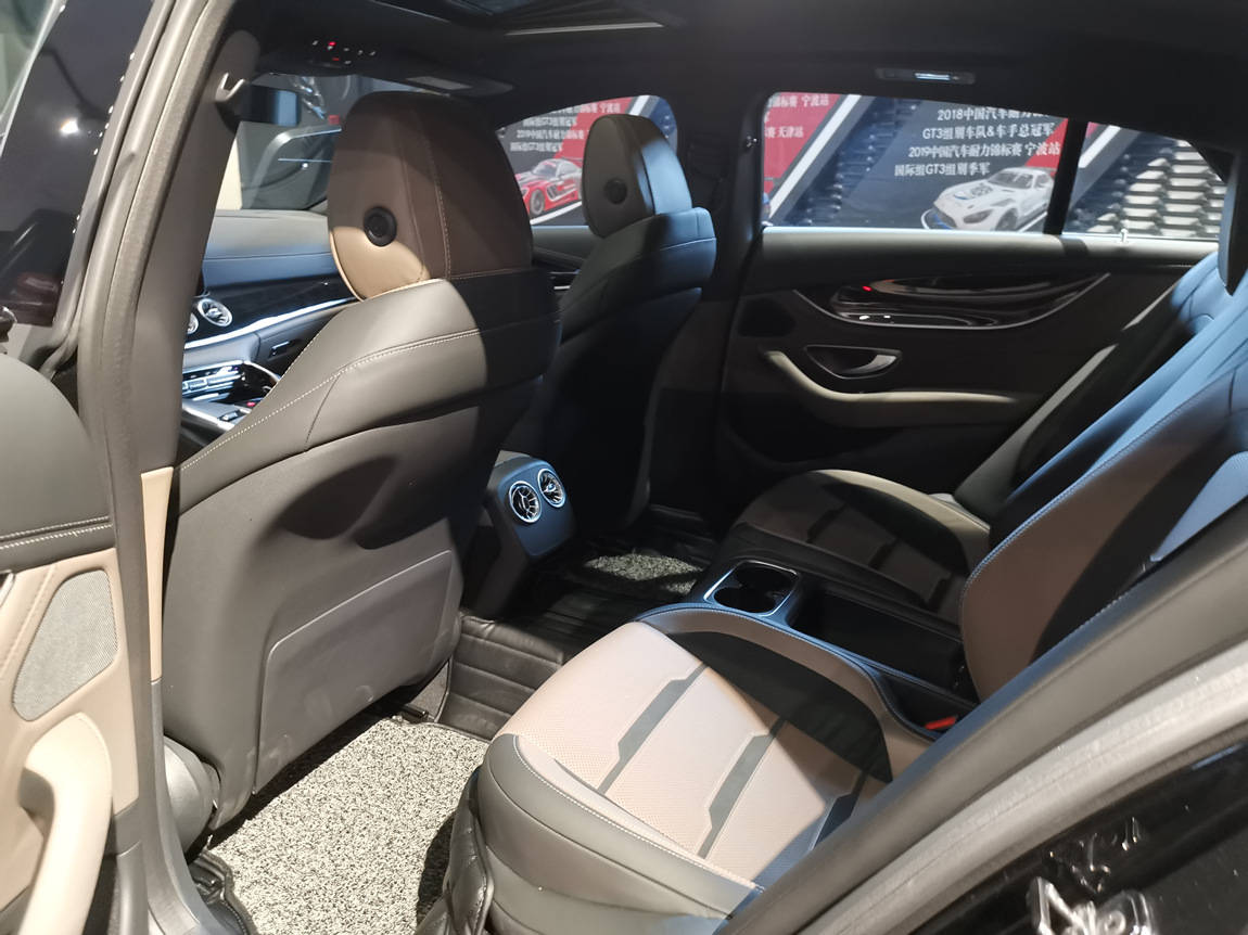奔驰gt50amg黑外岩浆灰