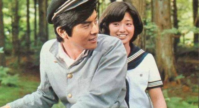 山口百惠在1974年的時候出演了自己的第一部電視劇《伊豆的舞女》 她