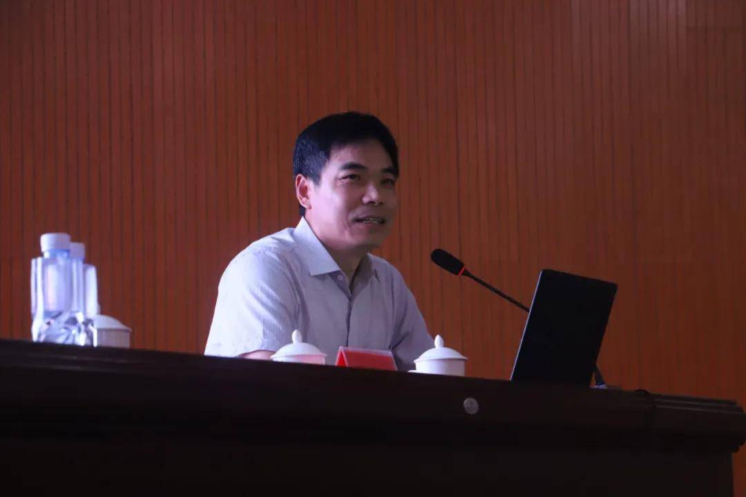 对于数学新旧教材的区别,山东省淄博市名师李可峰认